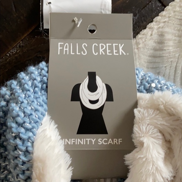 {Falls Creek} Infinity Scarf - Picture 2 of 4